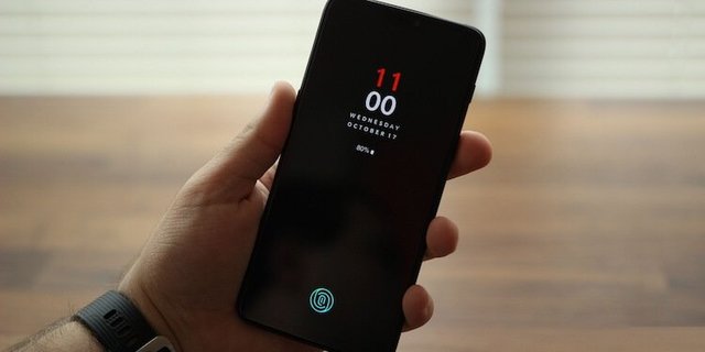 В чем проблема OLED-дисплеев и как OnePlus собирается ее решить